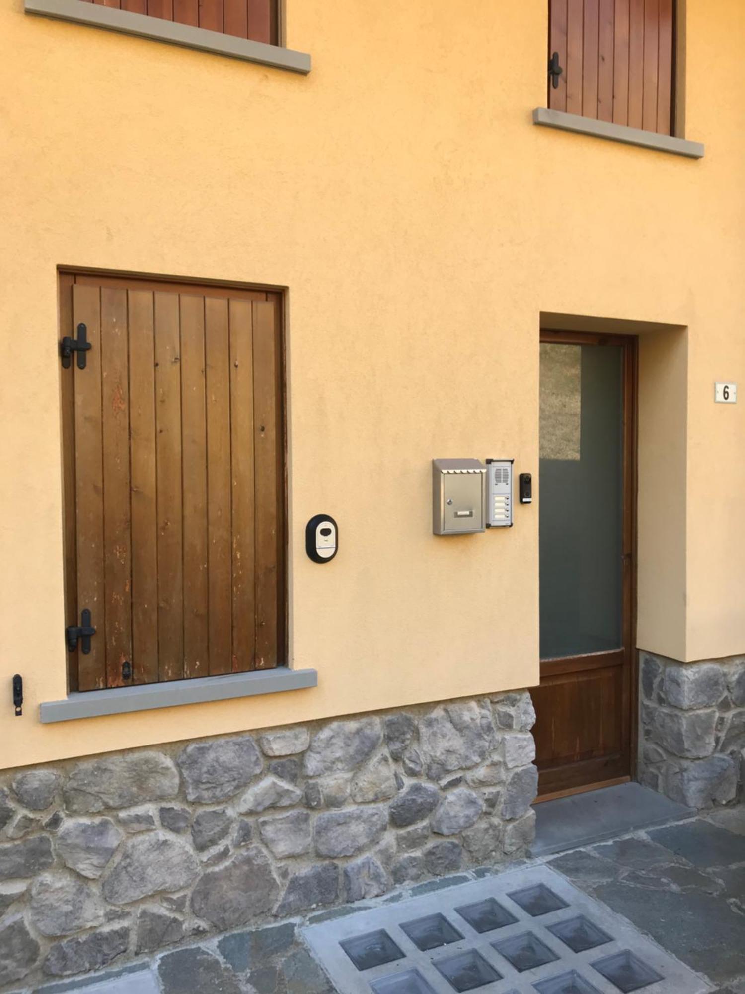 شقة Casa Con Vista Costa di Serina المظهر الخارجي الصورة