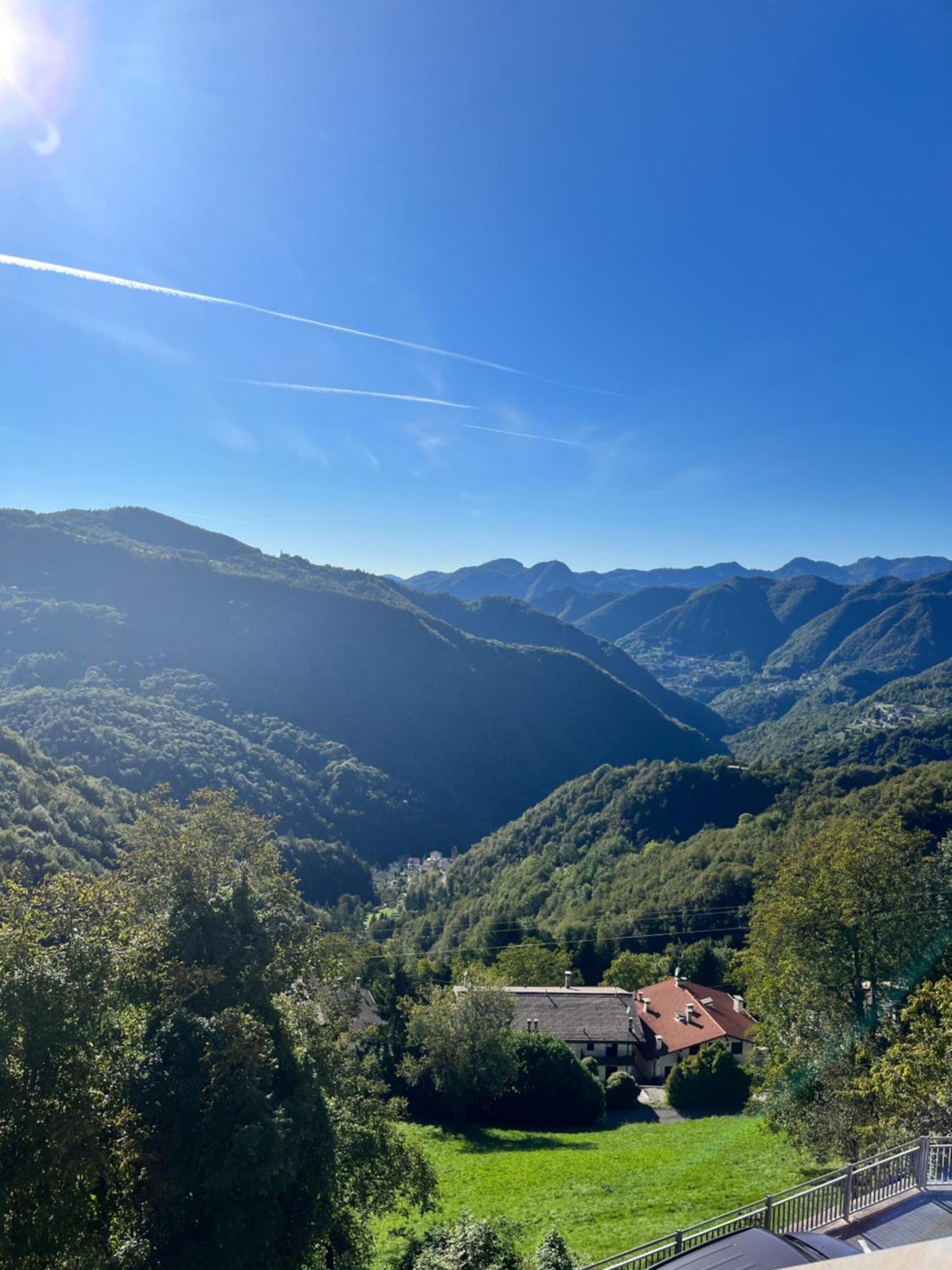 شقة Casa Con Vista Costa di Serina المظهر الخارجي الصورة
