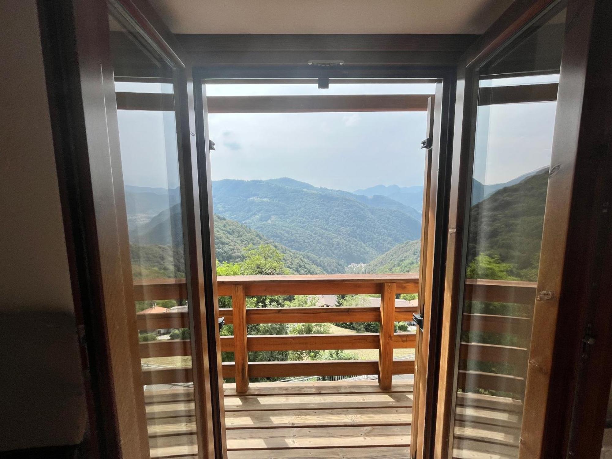 شقة Casa Con Vista Costa di Serina المظهر الخارجي الصورة