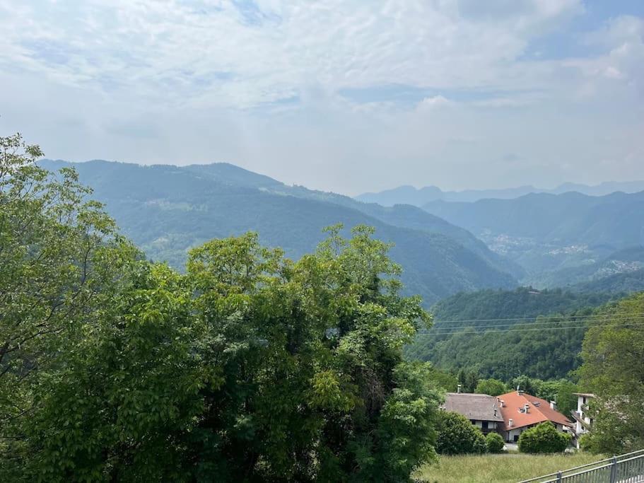 شقة Casa Con Vista Costa di Serina المظهر الخارجي الصورة